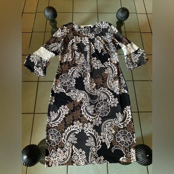 Glamour Dresses & Skirts - Glamour Black and Brown Floral Dress